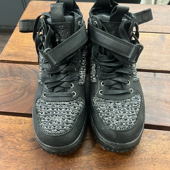 air force1 winterized boots - Picture 2 of 5